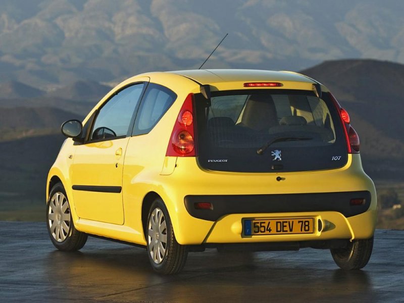 Peugeot 107 05.jpg