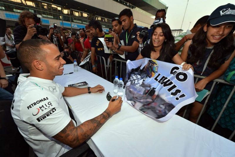 Indian-GP-2013-Autograph-Session-4.jpg