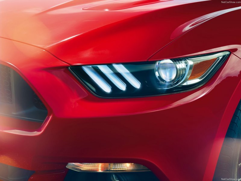 Ford-Mustang-GT-2015-Headlamps.jpg