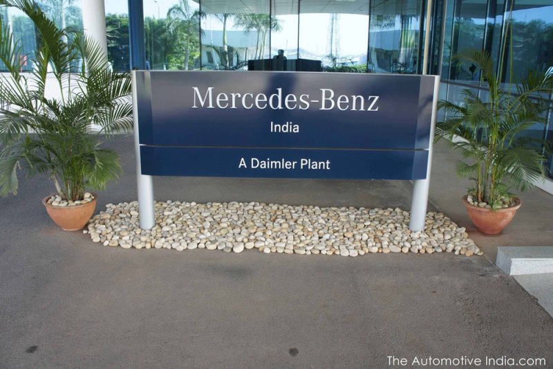 Mercedes-Benz-Center-of-Excellence-107.jpg