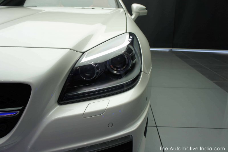 Mercedes-Benz-Center-of-Excellence-67.jpg