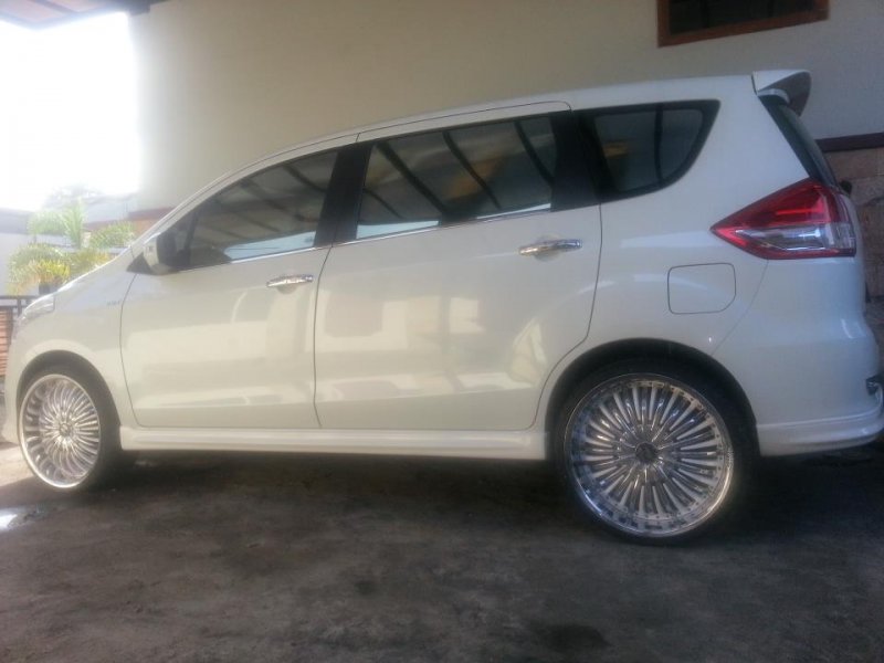 ertiga 20 inch rims.jpg