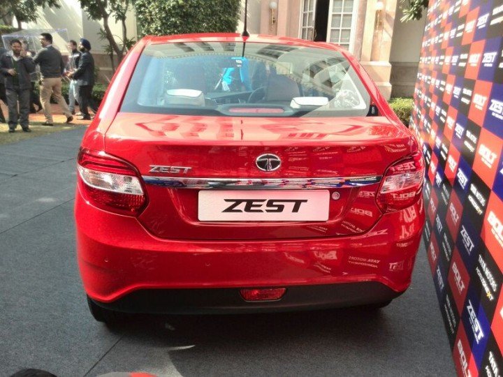 720x540x2014-Tata-Zest-Rear-720x540.jpg.pagespeed.ic.ZO84DII-Xd.jpg