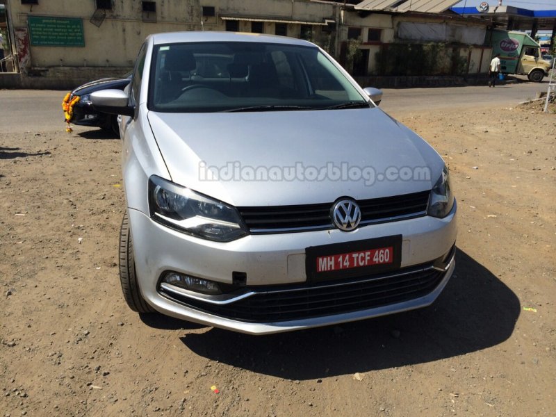 2014-VW-Polo-facelift-spied-India.jpg