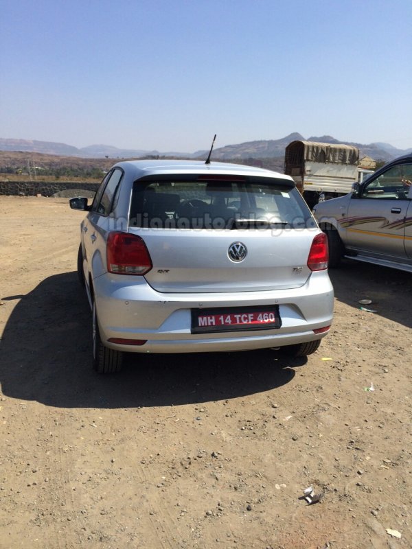 2014-VW-Polo-facelift-spied-India-rear.jpg