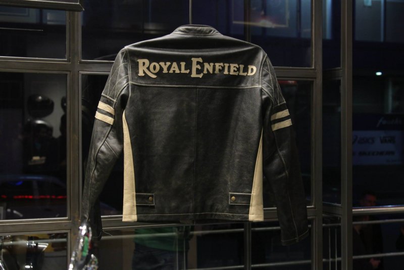 Royal-Enfield-Concept-Store-Delhi-3.jpg