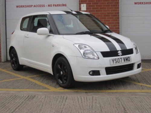 suzuki-swift-1-5-vvts-glx-3dr-black-alloys-and-black-racing-stripes-hatchback-2007-white-a0bfbad.jpg