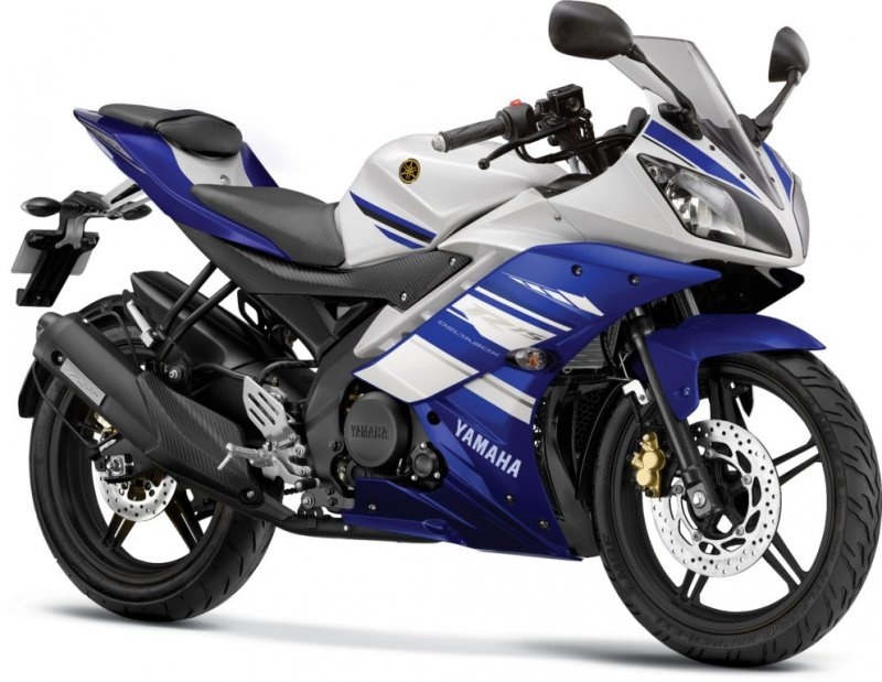 Yamaha-R15-version-2.0-Racing-Blue-press-shot.jpg