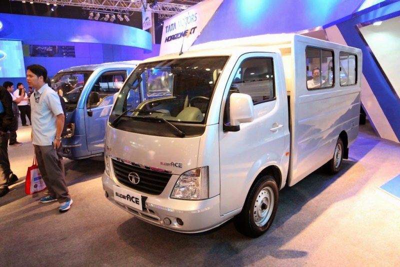 Tata-Super-Ace-at-MIAS.jpg