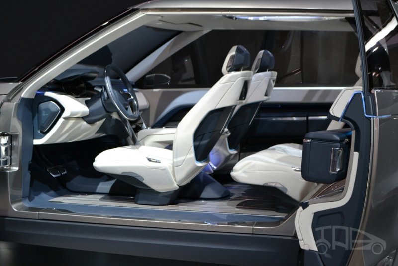 Land-Rover-Discovery-Vision-concept-at-2014-NY-auto-show-seats.jpg