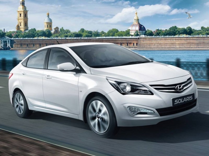 Hyundai-Verna-2014-India-03.jpg