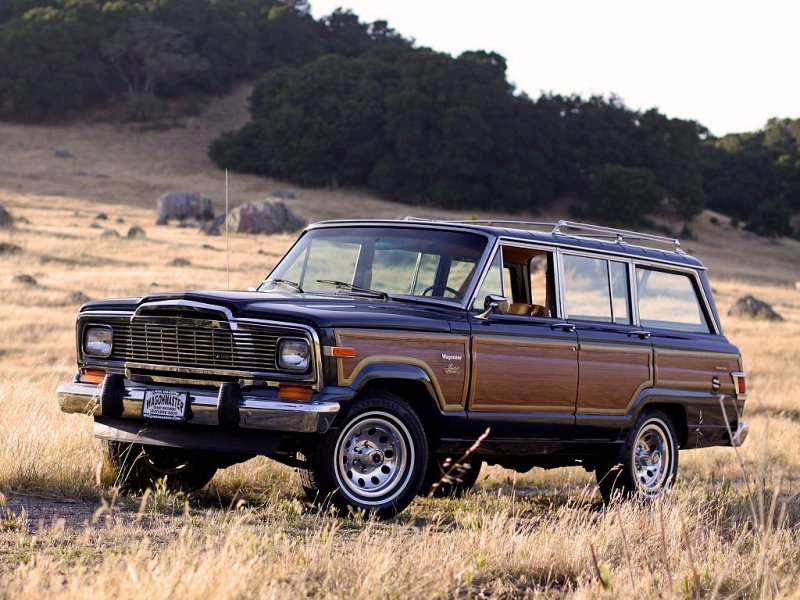 7-it-replaced-the-wagoneer-limited_109593.jpg