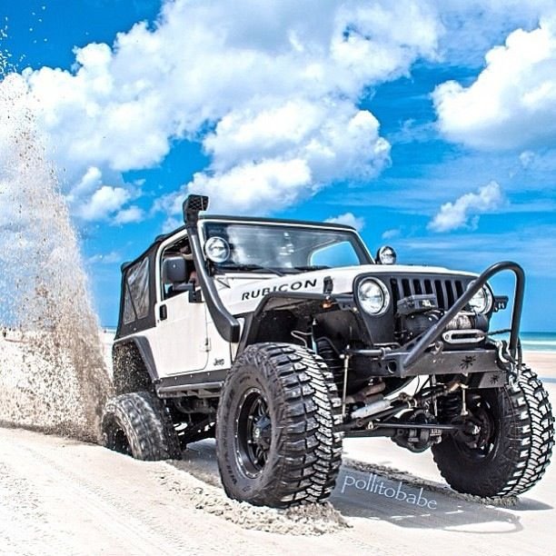 jeep-rubicon-in-the-sand-4x4-s-carzz_124649.jpg