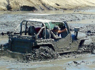 jeep-muddin-jeep-beep-carzz_129312.jpg