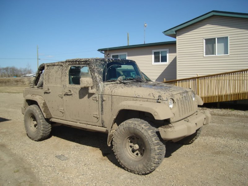 the-exterior-is-caked-in-mud_133289.jpg