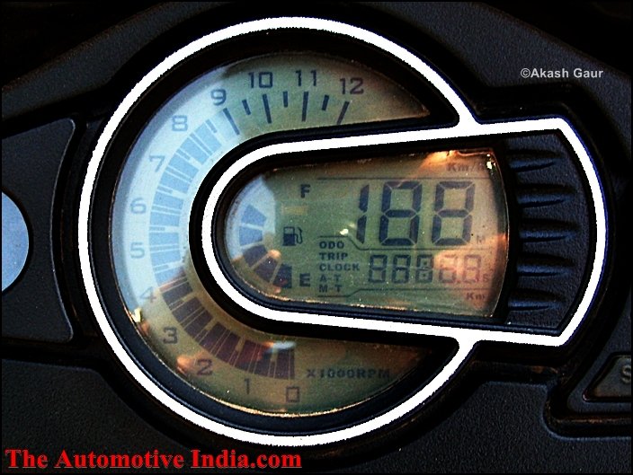 mahindra-stallio-speedo.JPG