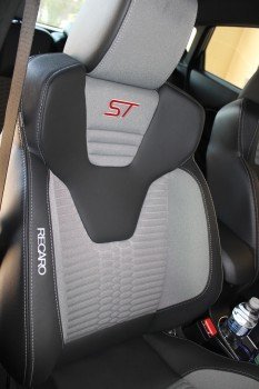 233x350xRecaro-seat-233x350.jpg.pagespeed.ic.IujDgd435M.jpg