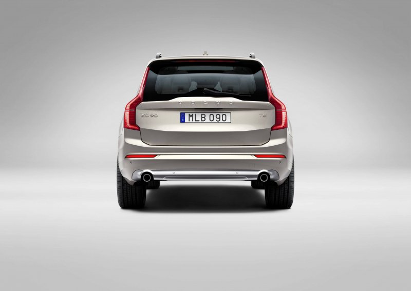 Volvo-XC90-2014-08.jpg