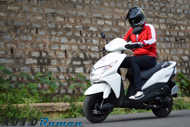 Honda-Dio-sanjiv-riding.jpg