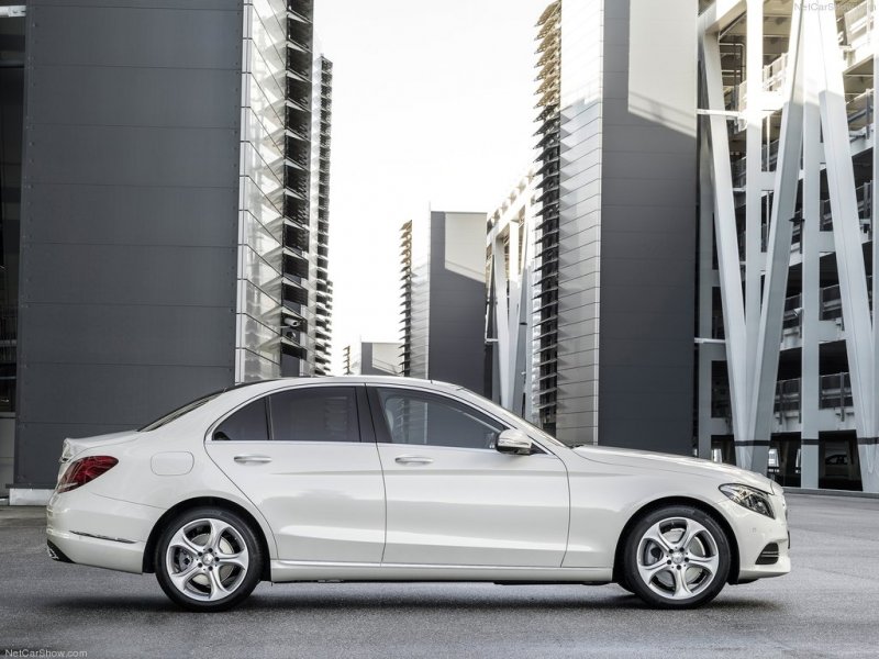 Mercedes-Benz-C-Class-2015-India-05.jpg