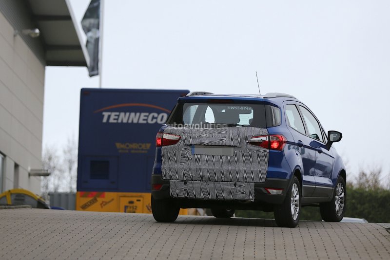 spyshots-2015-ford-ecosport-deletes-unsightly-spare-wheel_2.jpg