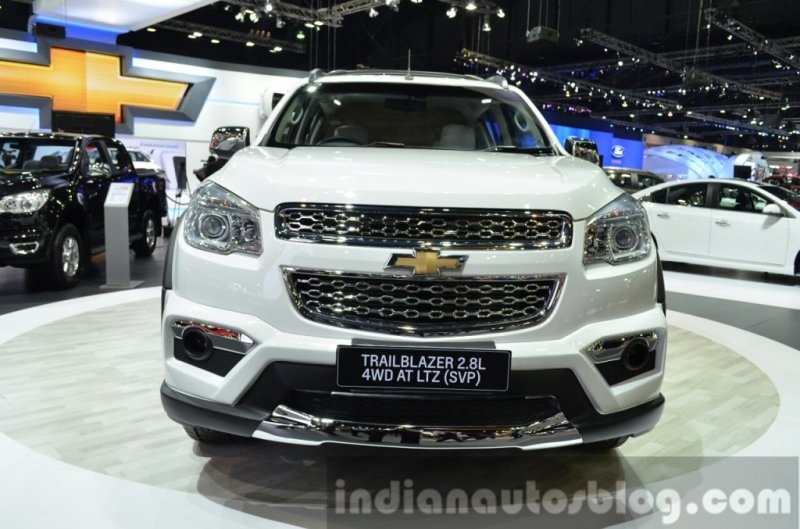 2015-Chevrolet-Trailblazer-SVP-Front-at-the-2014-Thailand-Motor-Expo-1024x677.jpg