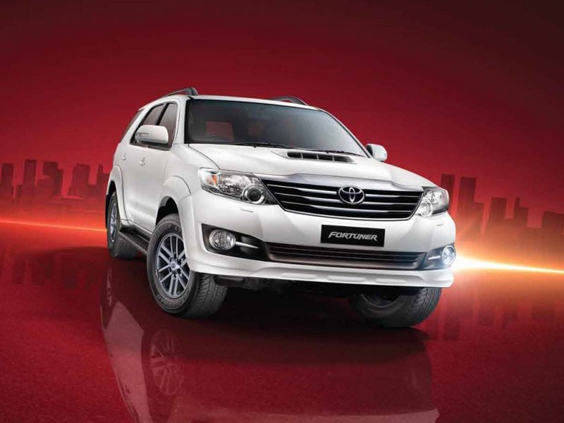 Toyota-Fortuner-4x4-AT.jpg