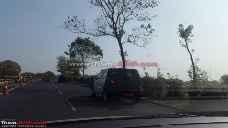 Chevrolet-Spin-rear-spied-India.jpeg