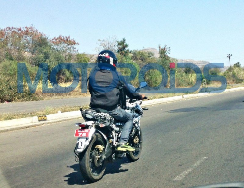 Exclusive-Bajaj-Pulsar-200AS-Spied-1.jpg