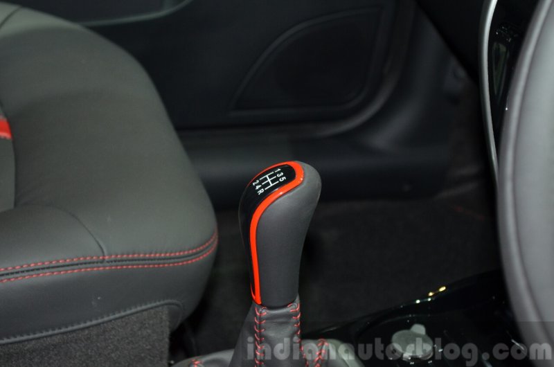 Tata-Bolt-Sport-gear-knob-at-the-2015-Geneva-Motor-Show.jpg