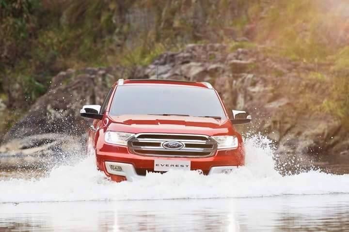 2015-Ford-Everest-front-press-shot.jpg