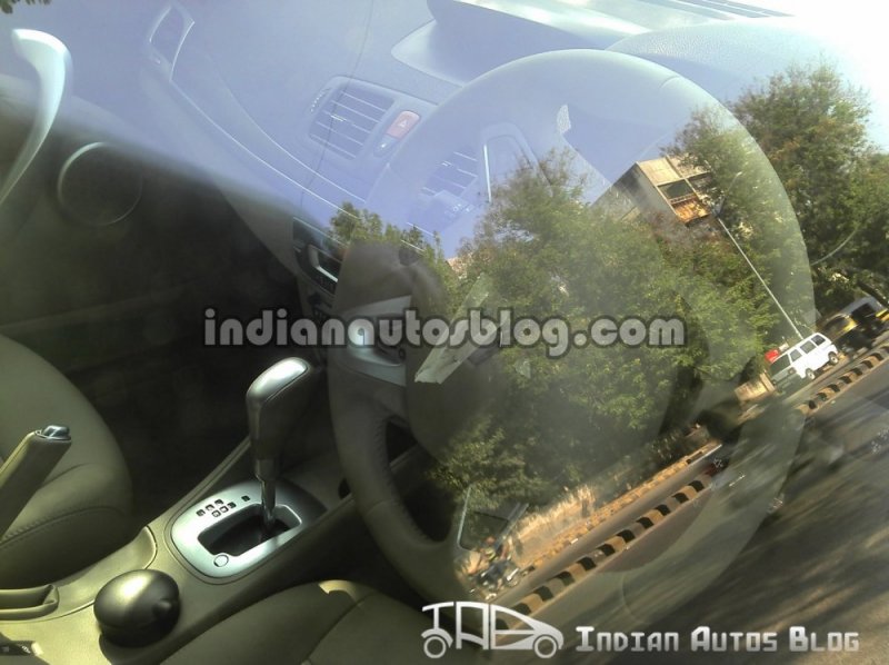 Renault-Fluence-India-interiors.jpg