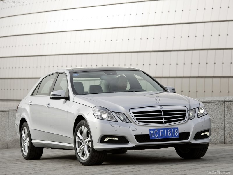 Mercedes-Benz-E-Class_L_2011_800x600_wallpaper_01.jpg