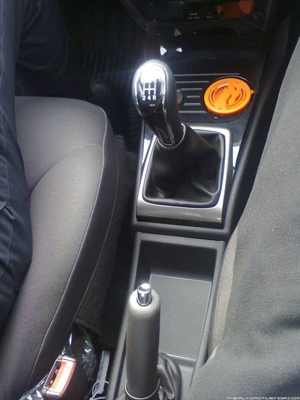 Tata-Bolt-Gear-Lever.jpg