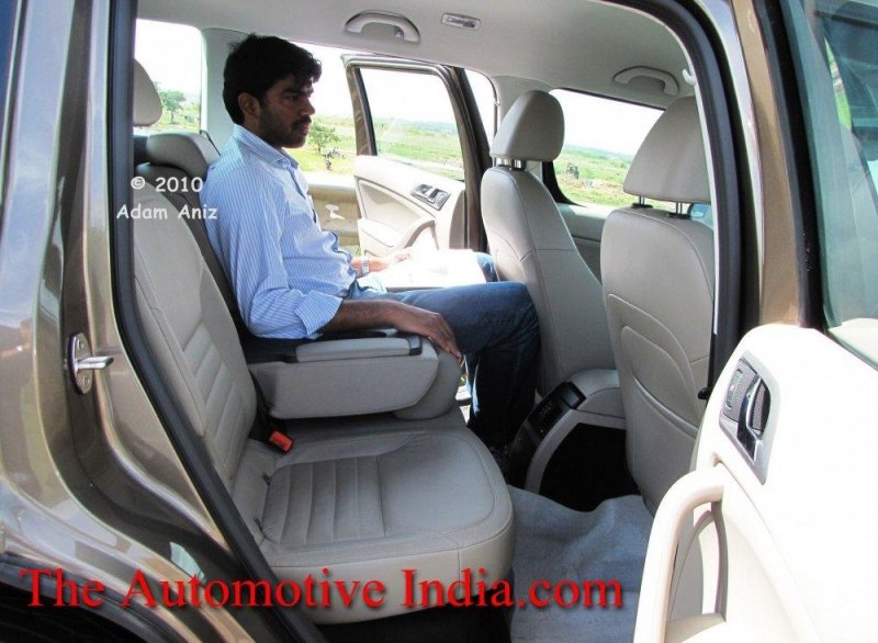 Skoda-Yeti-Rear-Legroom.jpg