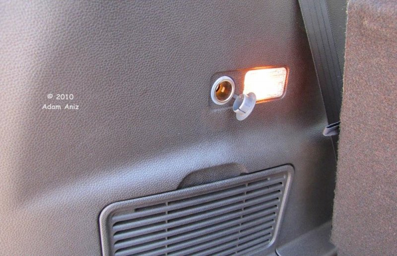 Tata-Aria-12V-Charging-Point-with-Lamp.jpg