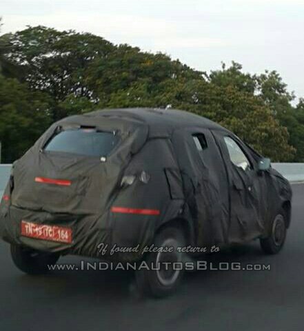 Renault-Kayou-Renault-XBA-rear-quarter-spied.jpg