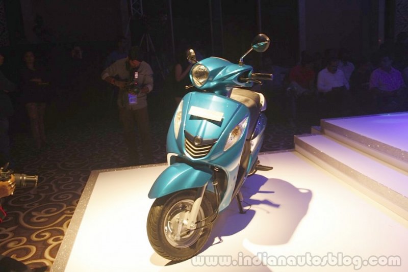 Yamaha-Fascino-Launch-at-Mumbai-front-900x600.jpg