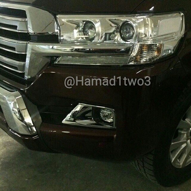 2016-Toyota-Land-Cruiser-facelift-headlight-revealed.jpg