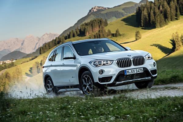 P90190628-the-new-bmw-x1-on-location-pictures-bmw-x1-xdrive25d-with-xline-599px.jpg