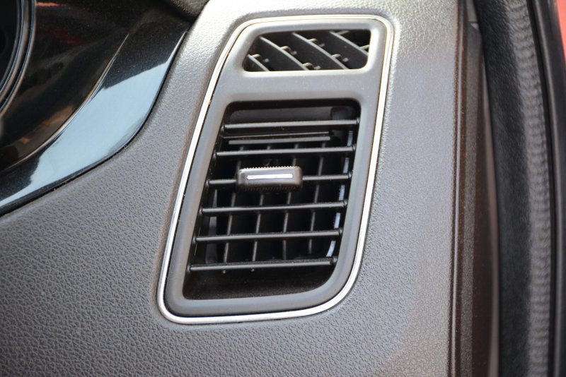 Side Vents.JPG