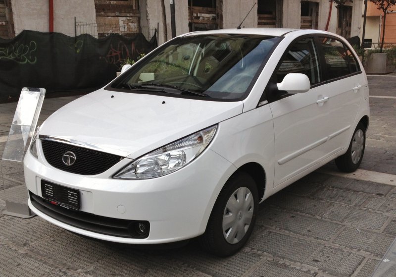 2012_Tata_Indica_Safire_front.JPG