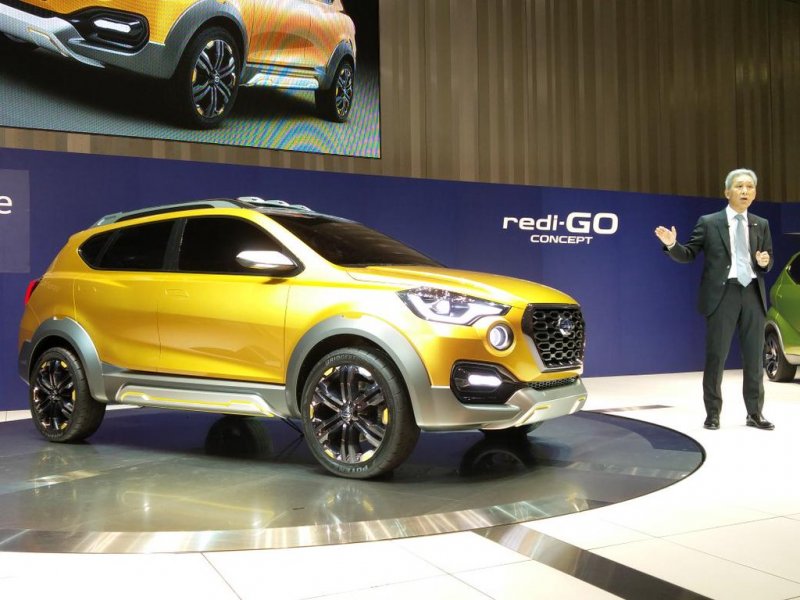 Datsun-GO-Cross-Concept-with-Nagano-san-unveiled.jpg