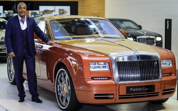 P90204555-rolls-royce-phantom-coup-at-the-2015-dubai-international-motor-show-600px.jpg