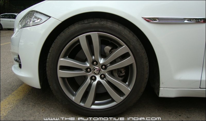 Jaguar XJ Wheels.JPG