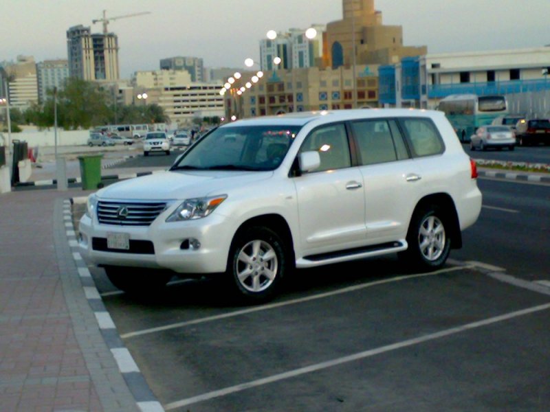 Lexus Flagship Vehicle - The Mighty LX 570.jpg