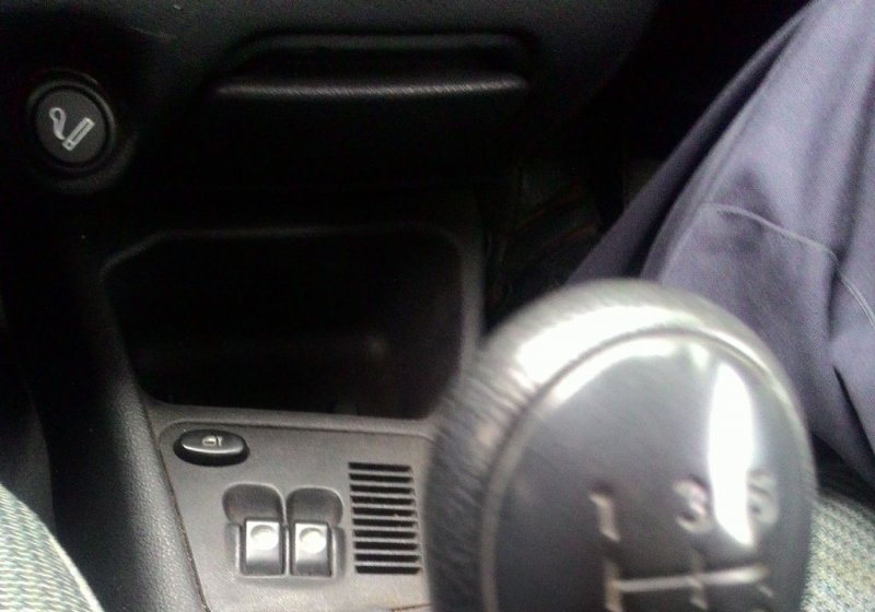 Q10a-RearControls.jpg