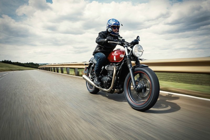 2016-Triumph-Street-Twin.jpg