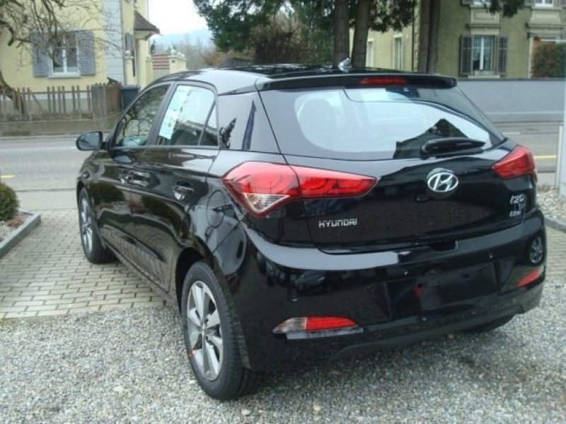 HYUNDAI-i20-New-Generation-1-2-Amplia-2410922-4-1.jpg