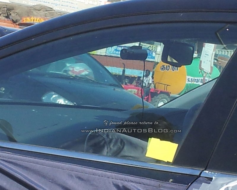 2016-Hyundai-Elantra-snapped-interior-testing-in-India-for-first-time-Spied.jpg